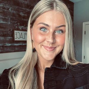 Meet your Posher, Cambria